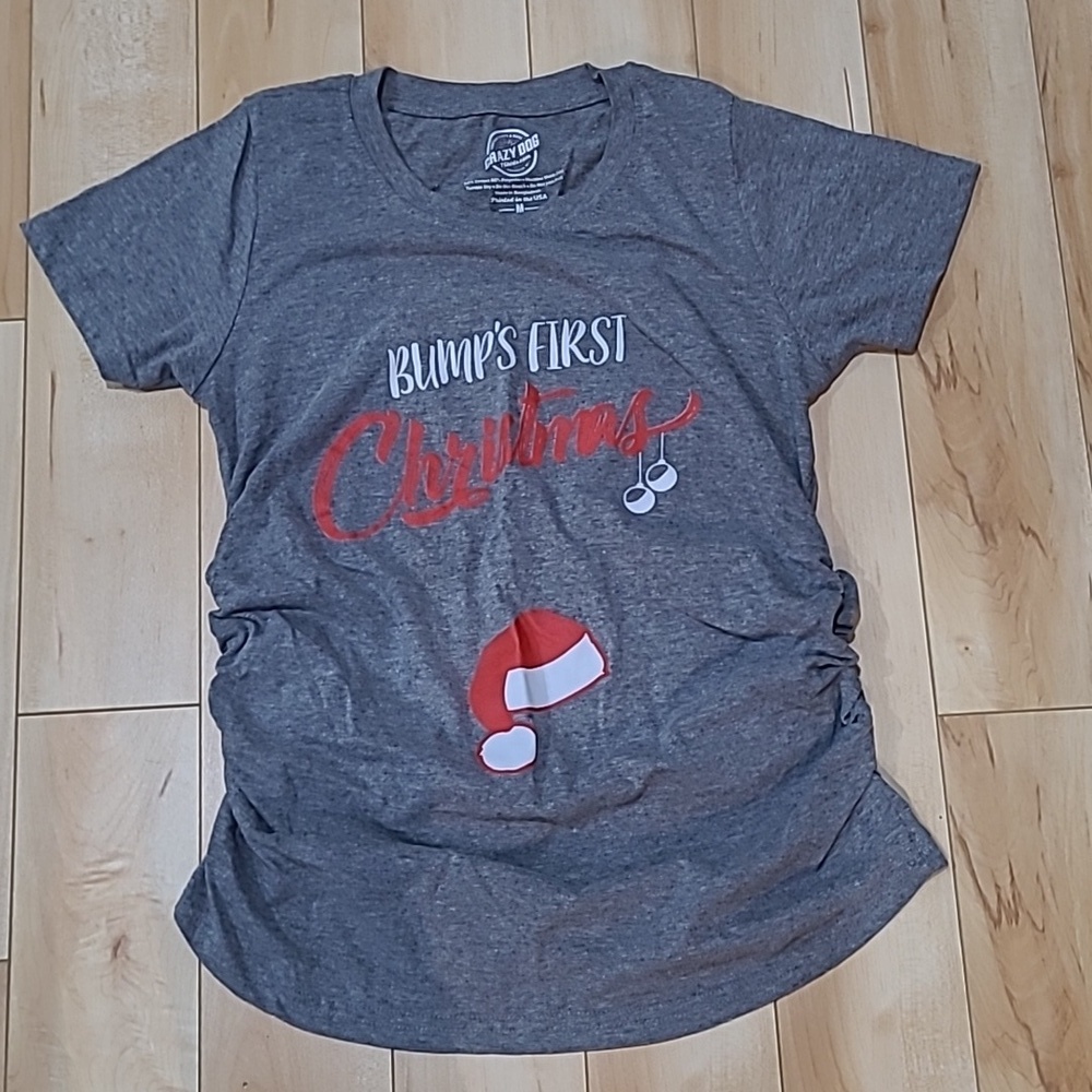 Women's medium maternity Christmas t-shirt